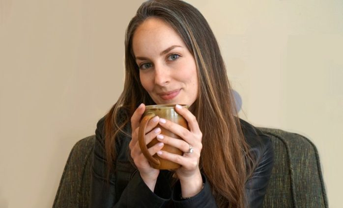 woman-coffee-820x500