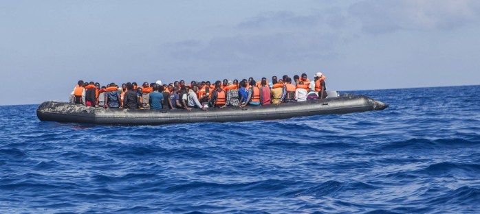 ein-schlauchboot-mit-129